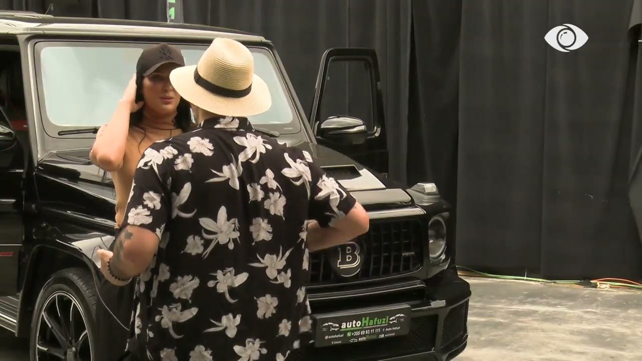 Të keqen e syrit dhe mjekrës/ Me makinë luksoze, Erjola ngacmon Liamin