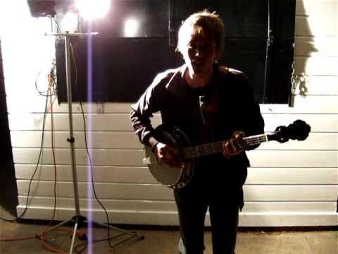 Simon performing "The Whiskey Rabbi"