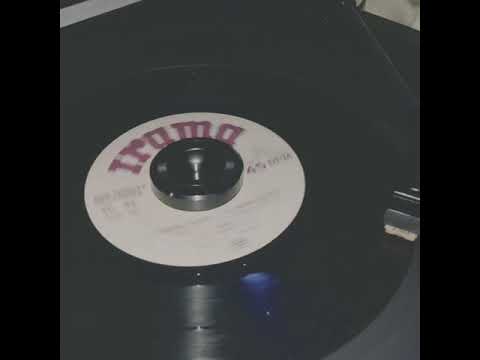 Nien (Lesmana) diiringi Orkes Gema Irama pimpinan Jack Lemmers - Dimana Kasih (1964)