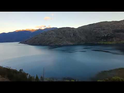 Disfruta la SALIDA del SOL sobre la #cordillera en el Lago Puelo #verano 2025 #panoramica #paisajes