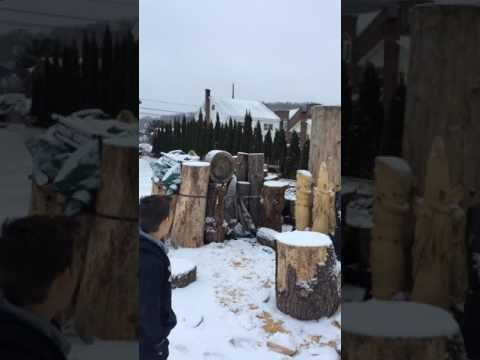 Ike's Tomahawk throw