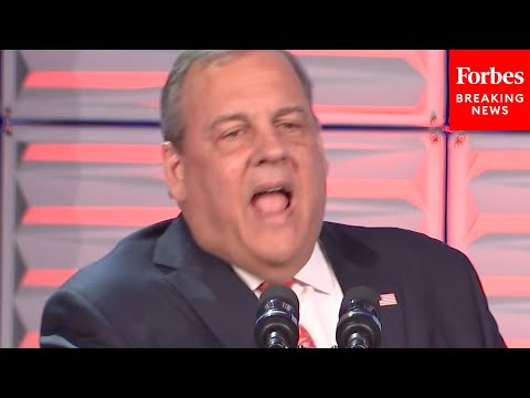 VIRAL MOMENT: Chris Christie Lashes Out At Hecklers: 'Your Anger Against The Truth Is Reprehensible'