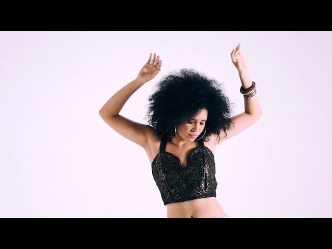 CHILA LYNN - AMOR Y MIEL (Official Video)
