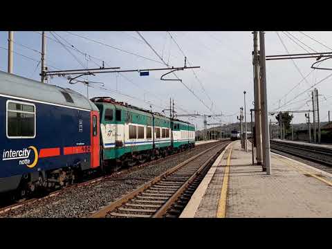 ICN 1554 Siracusa-Milano in arrivo sul 3°Binario della Stazione di Acireale