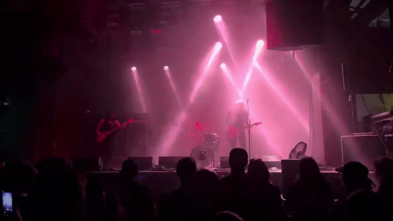 Helms Alee - Beat Up (live at Mystic Festival 2023)