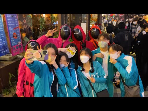 이태원 한복판에 속옷 입은 여자들이 다수 등장했습니다 (사진·영상) | 위키트리
