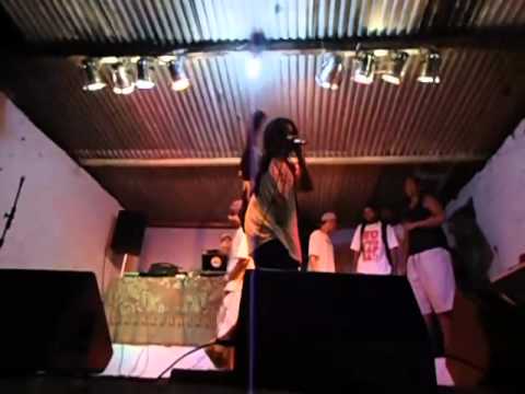 Bruno Suspeito,Reu, Caspa, Mc Baga e outros fazendo Flystyle no Rap do Quilombo