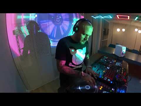 Rizolation Remote Tour ‣ Backyard (Sibiu)