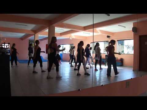 DANÇANDO NA ACADEMIA ARENA IMPACTO - AULA DE ZUMBA 2