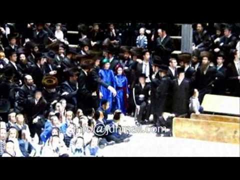 Piamentas Performing @ Simchas Beis Hashoeiva In Skver - Sukkos 5775