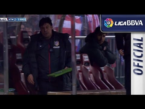 Expulsión del Mono Burgos, que se encara al árbitro