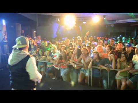 Mc Gauchinho no Cotia Show Parte 1...