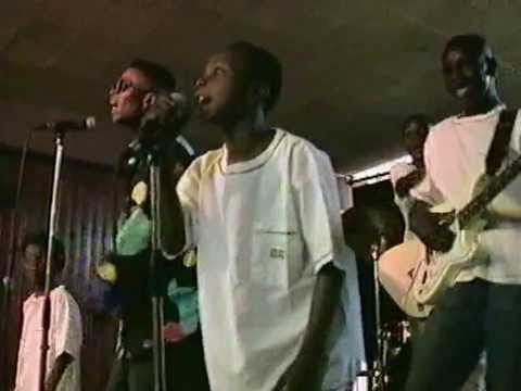 MODOGO GIAN FRANCO FERRE CLIP -LE JOUR J DE L ' HISTOIRE ROMAINE 1987