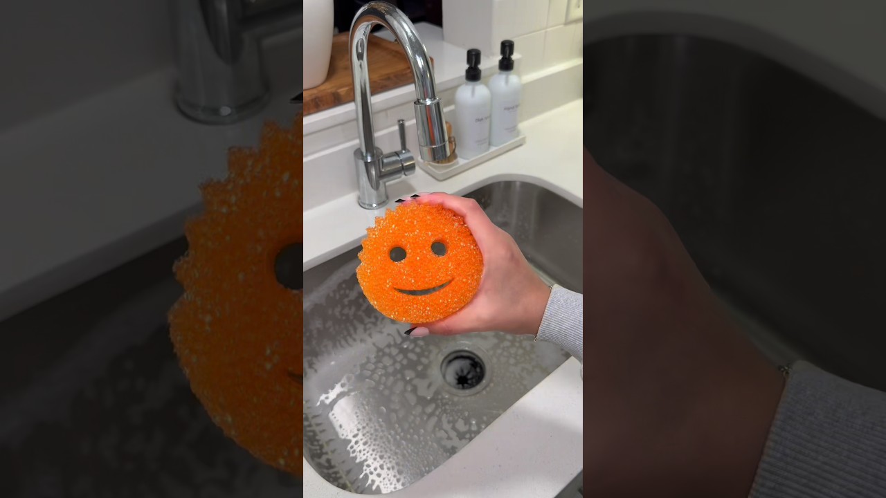 Fall sink deep cleaning 🍁 #asmr #cleantok #cleaning #sinkcleaning