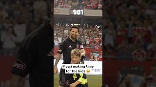 Download lagu Every kid wanted to meet Messi before the game 🥹 mp3
