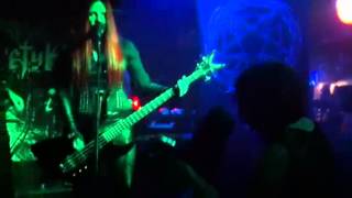 Das Boot Hanzel und Gretyl live bday boy drinks from his bo