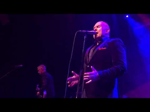 Lustans Lakejer - live - Vasateatern, Stockholm, 20 okt 2017 - En plats i solen, Drömmar dör först