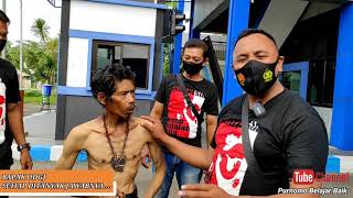 Download lagu THIS ODGJ IS LIKE THIS BECAUSE HE DOESN'T KNOW AND DOESN'T KNOW WHO IS THINKING ABOUT IT, SO HE I... mp3 Download lagu THIS ODGJ IS LIKE THIS BECAUSE HE DOESN'T KNOW AND DOESN'T KNOW WHO IS THINKING ABOUT IT, SO HE I... mp3