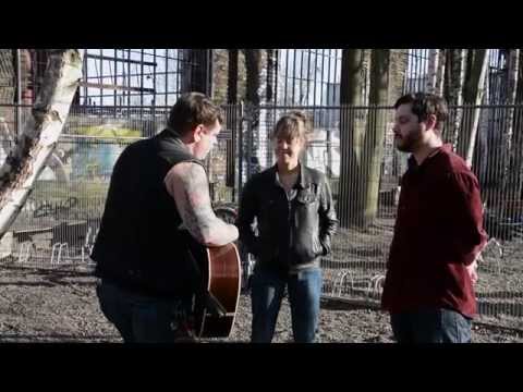 Alone in Memphis (acoustic) - Austin Lucas // feat. Emily Barker and PJ Bond // Småll Sessions
