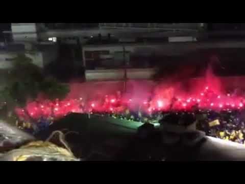 "La bienvenida de libres y lokos al Club Tigres final de ida vs Rayados" Barra: Libres y Lokos • Club: Tigres • País: México