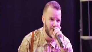 Os Travessos - 15. Vacilo Part. Ludmilla - 20 Anos Ao Vivo.mkv