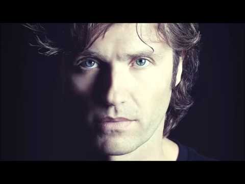 Hernan Cattaneo drops "Long Way To Sky (Jelly For The Babies Remix)"