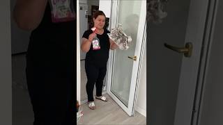 Gazete parçasıyla cam silenler burda mı #shortsvideo #keşfet #vlog #iz
