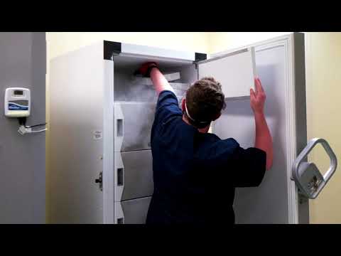 藥劑師被捕,被控毀壞COVID疫苗劑量。 (Pharmacist arrested, accused of ruining COVID vaccine doses)