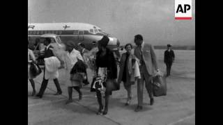 Miriam Makeba and husband, Stokely Carmichael, arrive in Algeria for concert
