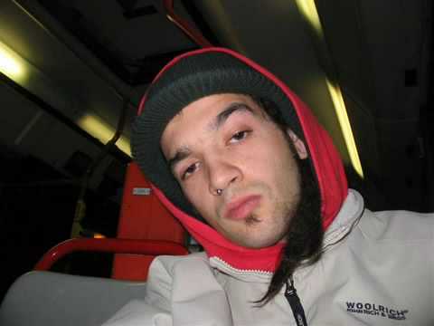 YouTube- Vacca Ft. Nesli - Intro Cronici (shut up bitch swallow).mp4