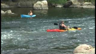 preview picture of video 'Kayak and Canoe trip on the James River - The Maury Confluence, Balcony Falls, and Jump Rock'