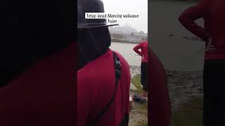 Download lagu mancing ikan mujaer saat hujan #mancing #strike #shorts #shortvideo mp3