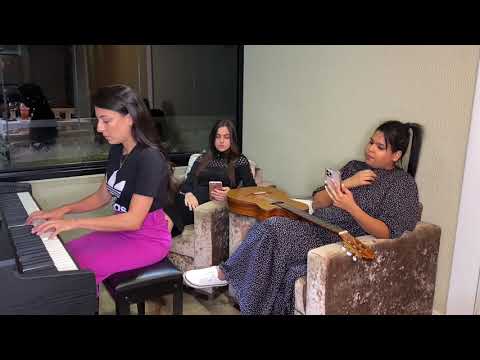 46- Grandioso é o nosso Deus (Nayara Yamamoto e Isabelle Santiago)