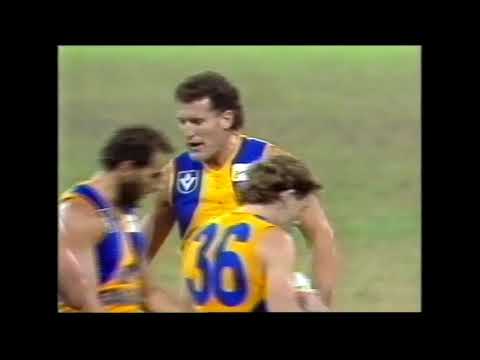 Quarter Time Scenes 1987 Round 16 - Carlton vs West Coast Eagles