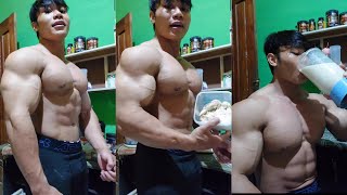 Teen bodybuilder is making protein while showing o