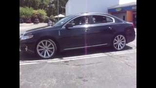 preview picture of video 'RIMTYME HAMPTON, 2009 Lincoln MKS on 22 Strada Raggio Chrome in Lexani tires'