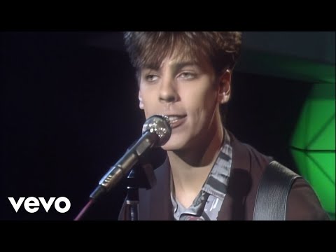Debajo del puente: la canción del Madrid que no salía en los folletos