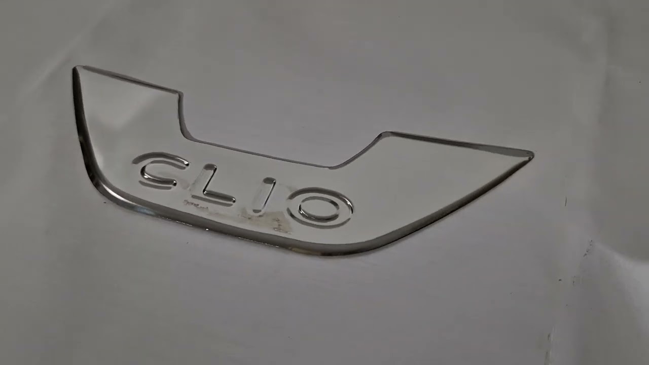 Renault Clio IV 2012–2019 Carmos priekšējās emblēmas apmale (nerūsējošais tērauds) Video 1