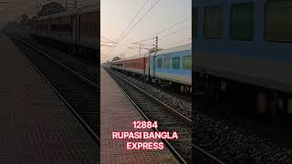 Download lagu #train 12884 #indianrailways RUPASI BANGLA EXPRESS mp3 Download lagu #train 12884 #indianrailways RUPASI BANGLA EXPRESS mp3
