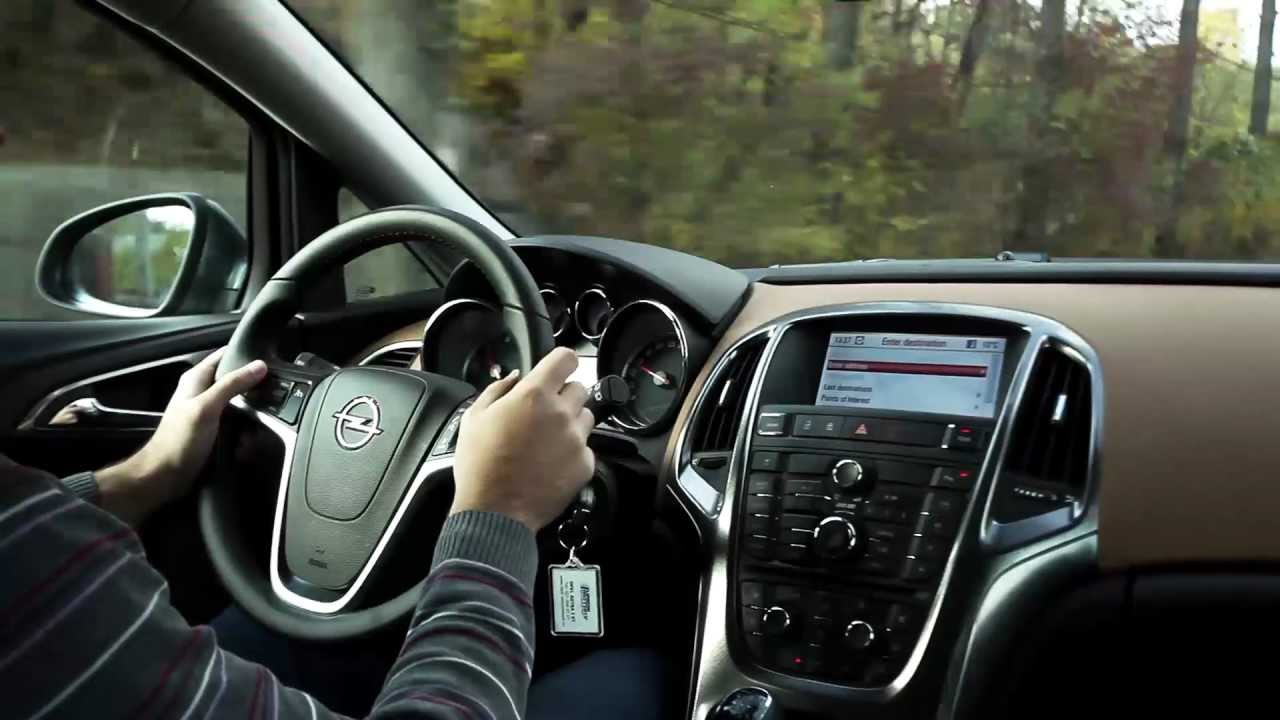 In garajul nostru: Opel Astra Sports Tourer