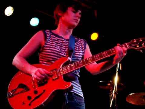 9/16 Kaki King - [Part 1 of 2] Doing The Wrong Thing/My Nerves That Committed Suicide (HD)