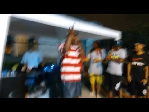 Fresstyle da barraca dos drinks [Web sujo Soul Pixta].