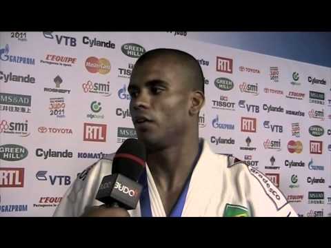 Out of the mat with Hugo Pessanha