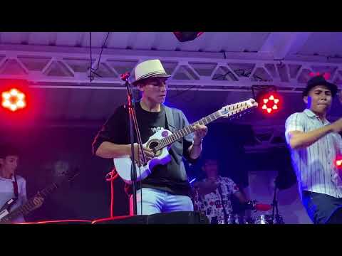 La media media Arepa, Maria Elena si me quiere. Cover