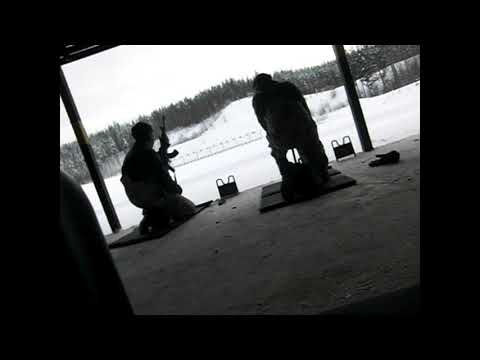 Petemies Intissä - Ampuma-asento polvelta