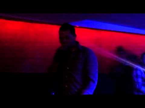 Ao vivo - Ser quem es - Evang & Janet  ( concerto do Bounce Chief )