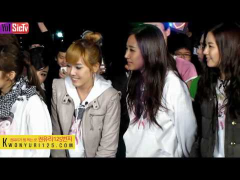 [100413] SNSD YulSic 율싴 Fancam #48 -  How to create headlines