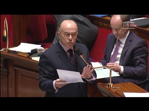 Quand Cazeneuve se moque de Sarkozy à l'Assemblée Nationale