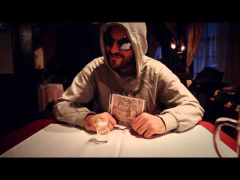 01. Usikana Druzina - Stigao je bum - sa M.A.X.-om ( official video 1080p )