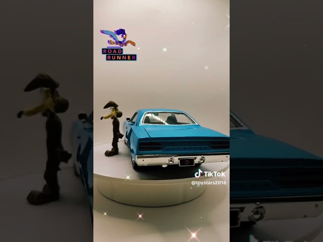 Vídeo relacionado con Jada Toys 1:32 Plymouth Road Runner Bronze FF 1970